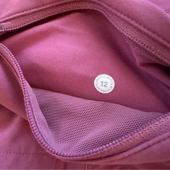 FLAWED Speed Up Low Rise Shorts From Lululemon in Dusty Velvet - Picture 3 of 6